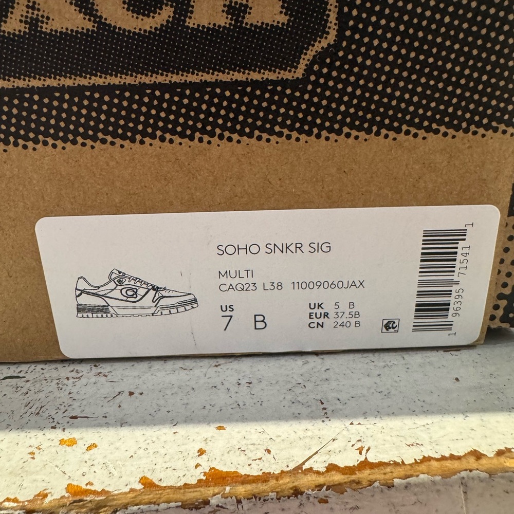Coach Sneakers in Cream and Brown NWT - Picture 9 of 12